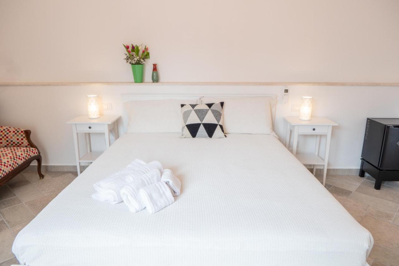 Almasarda Hotel Олбия Екстериор снимка