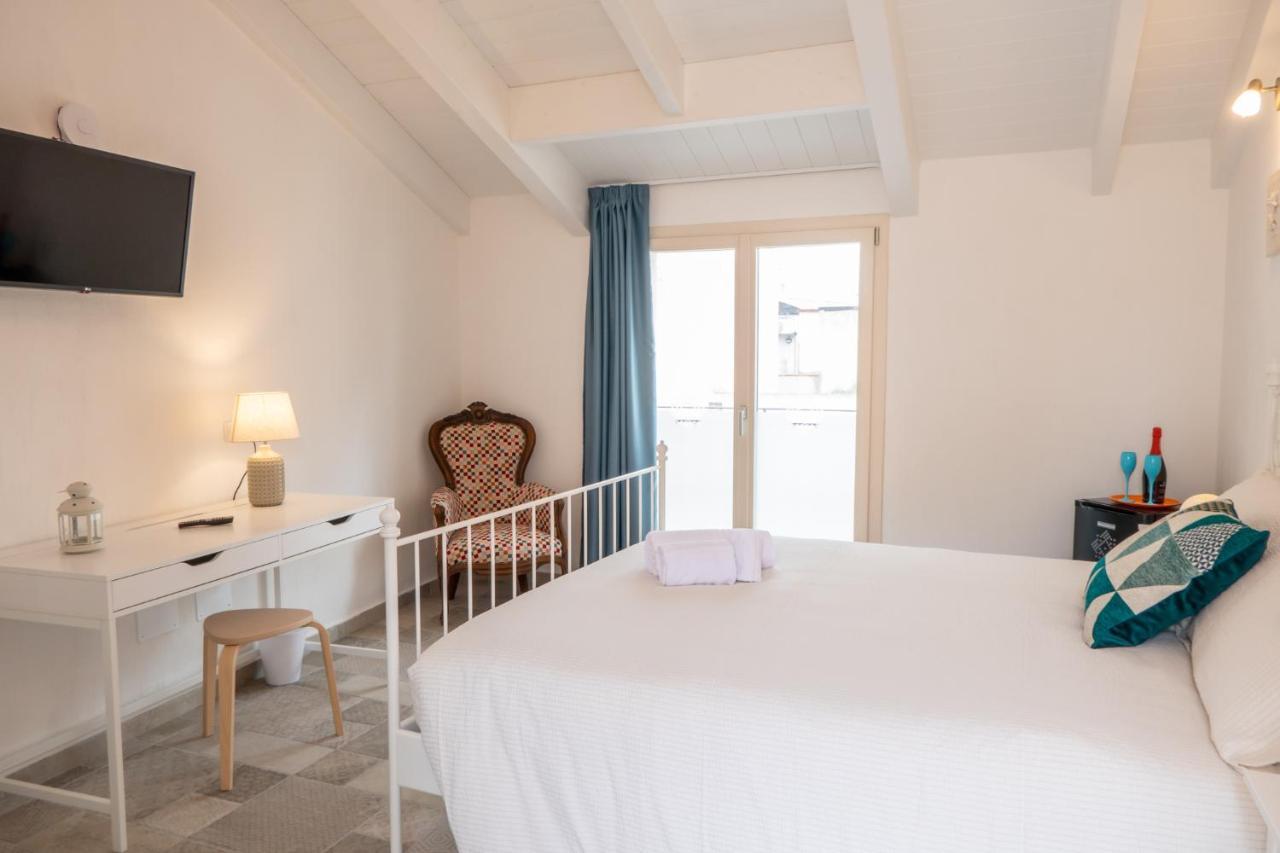 Almasarda Hotel Олбия Екстериор снимка