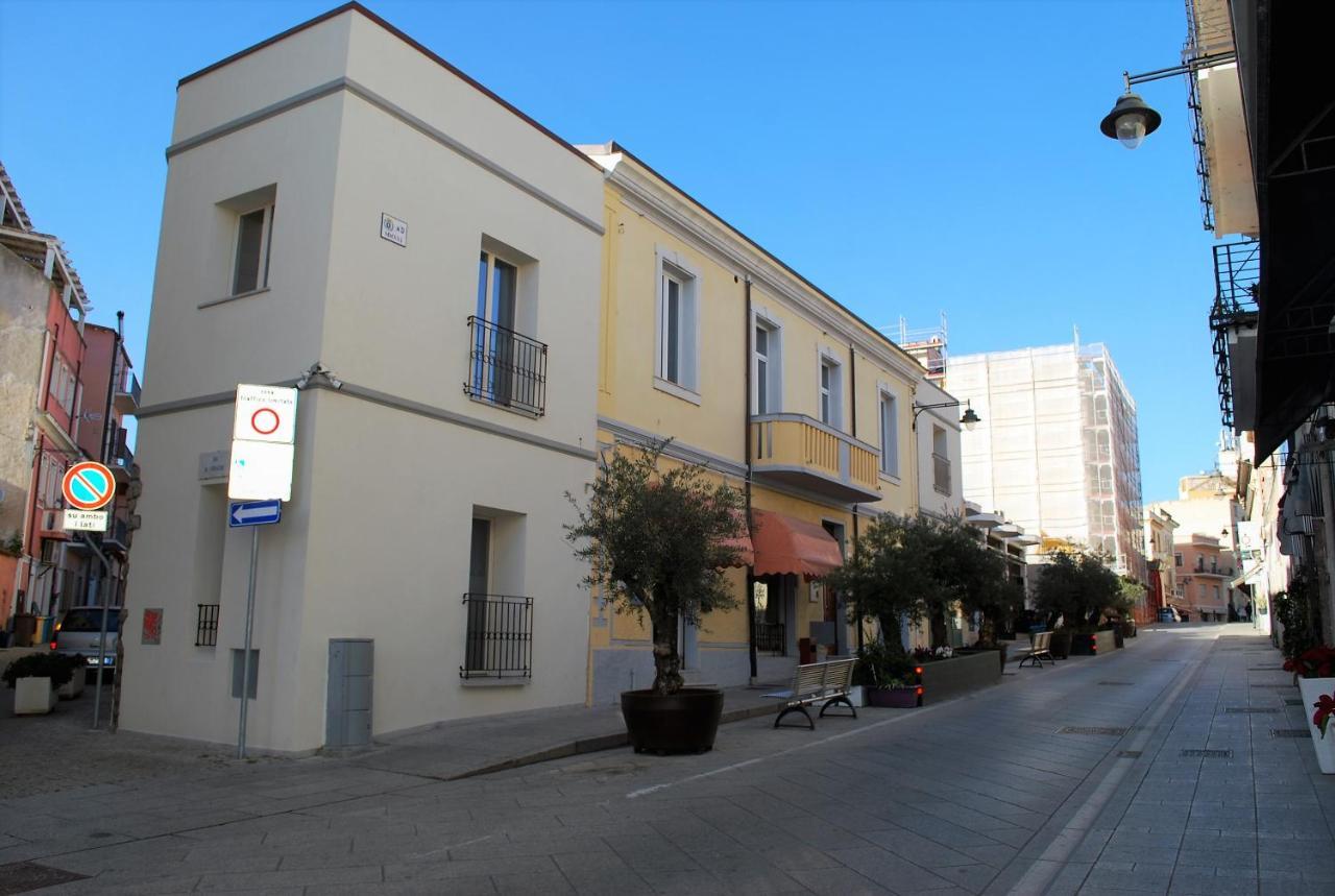Almasarda Hotel Олбия Екстериор снимка