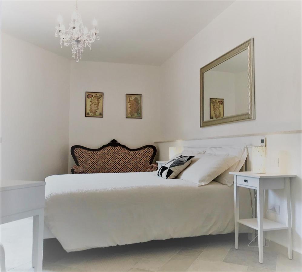 Almasarda Hotel Олбия Екстериор снимка