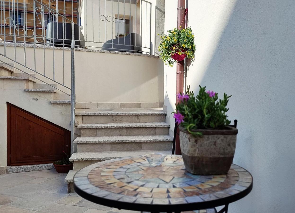 Almasarda Hotel Олбия Екстериор снимка
