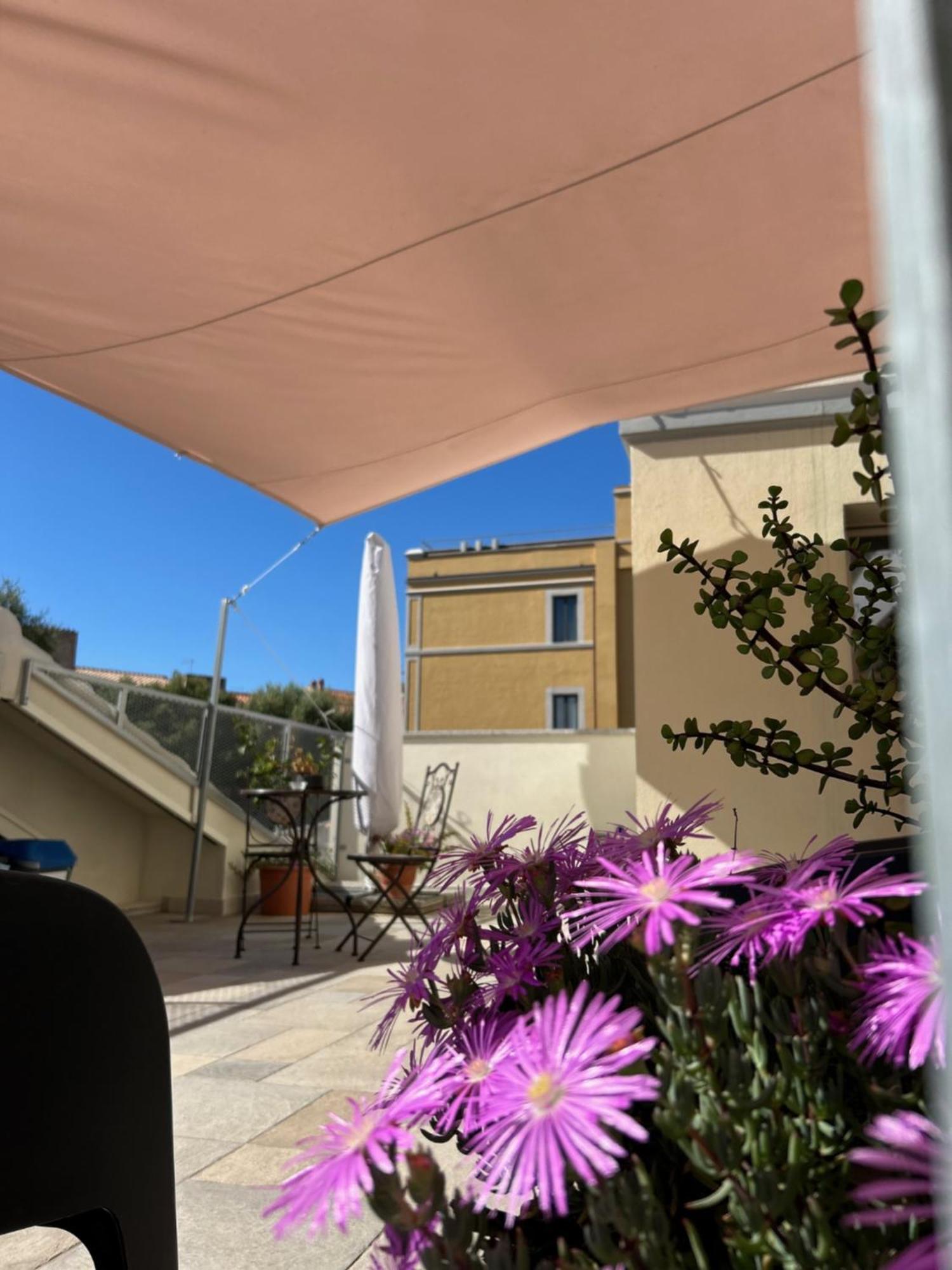 Almasarda Hotel Олбия Екстериор снимка
